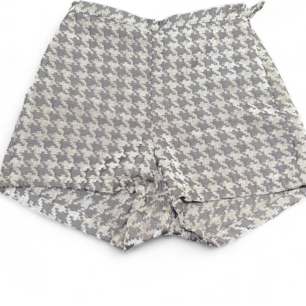 Tan Houndstooth Women's Shorts 🩶